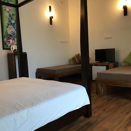 Lespri Grand Hotell Negombo Exteriör bild
