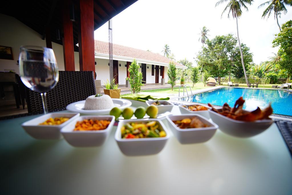 Lespri Grand Hotell Negombo Exteriör bild