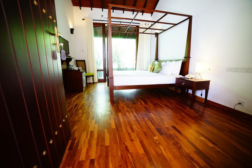 Lespri Grand Hotell Negombo Rum bild