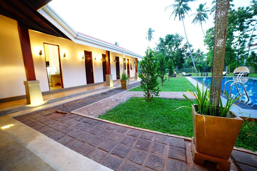 Lespri Grand Hotell Negombo Exteriör bild