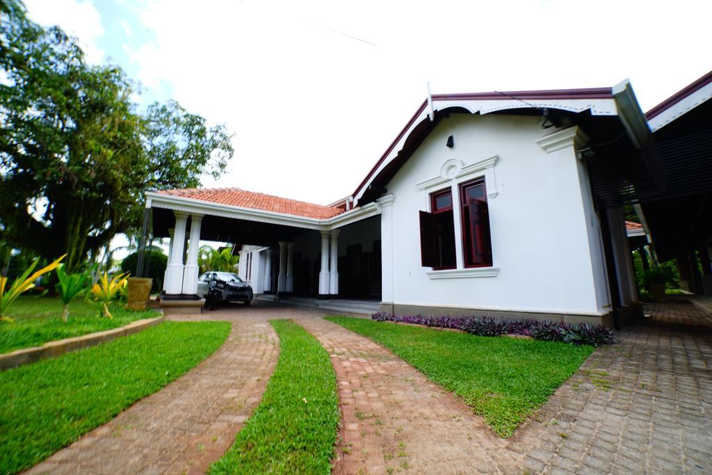 Lespri Grand Hotell Negombo Exteriör bild