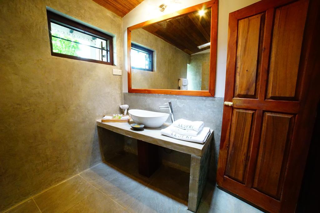 Lespri Grand Hotell Negombo Rum bild