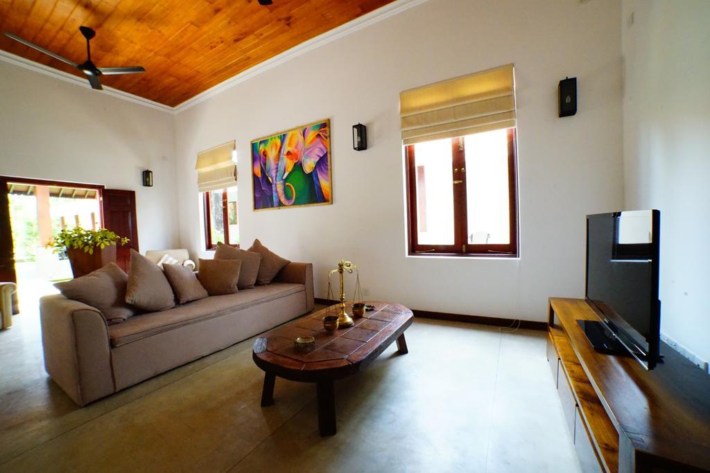 Lespri Grand Hotell Negombo Exteriör bild