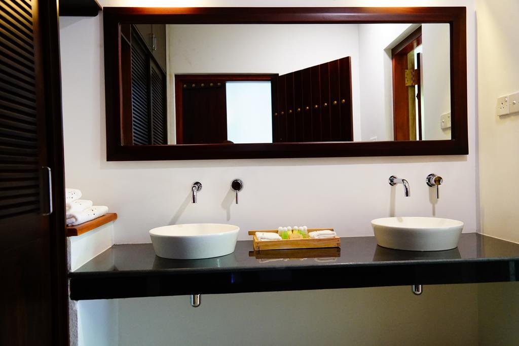 Lespri Grand Hotell Negombo Rum bild