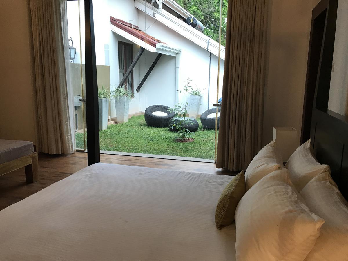 Lespri Grand Hotell Negombo Exteriör bild