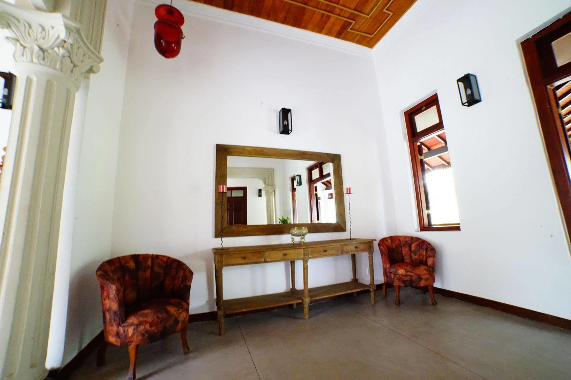Lespri Grand Hotell Negombo Exteriör bild