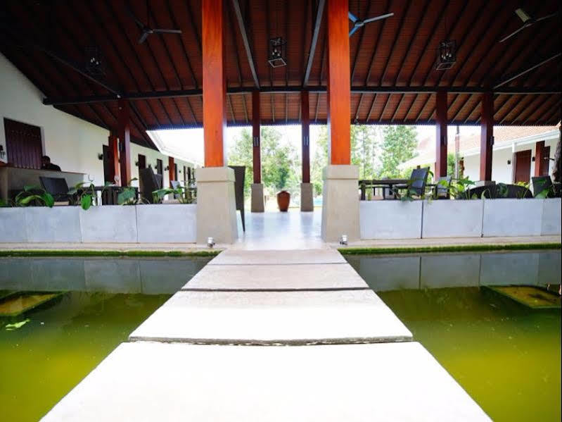 Lespri Grand Hotell Negombo Exteriör bild