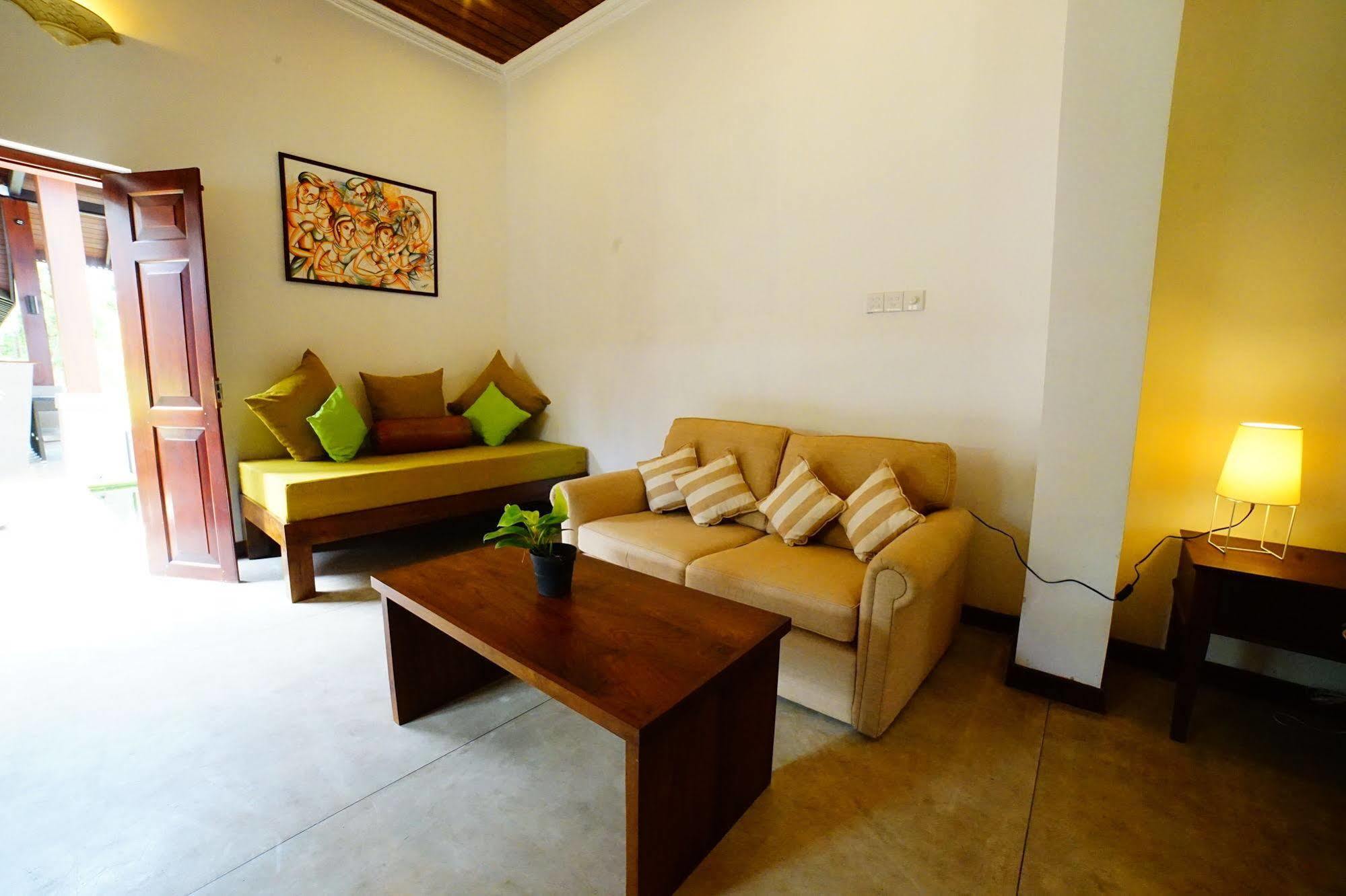 Lespri Grand Hotell Negombo Exteriör bild