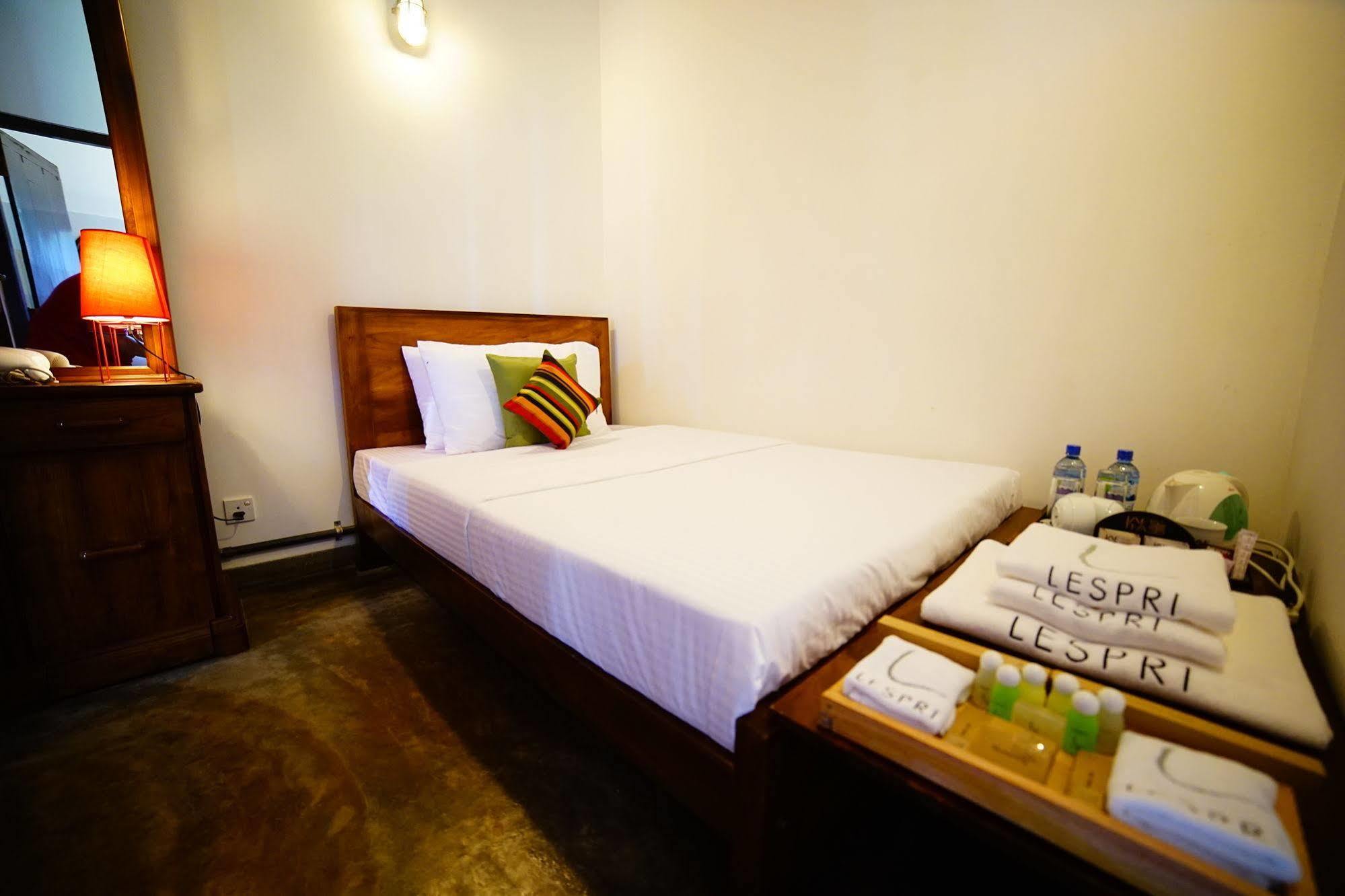 Lespri Grand Hotell Negombo Exteriör bild