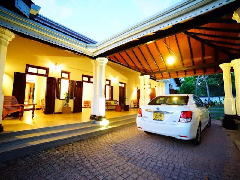 Lespri Grand Hotell Negombo Exteriör bild